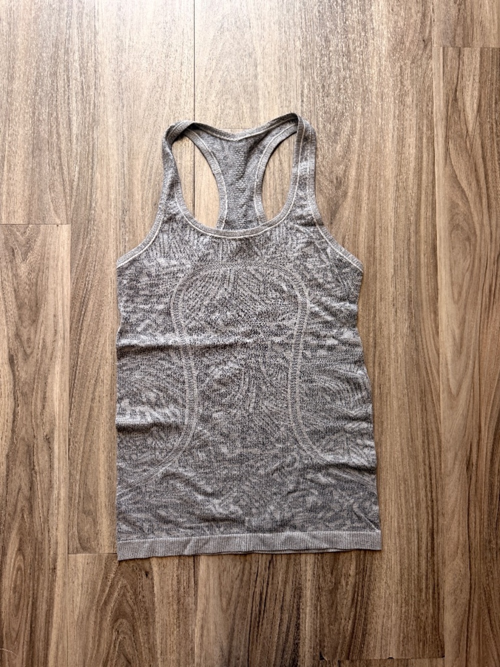 Lululemon Swiftly Tech Racerback Size 6 Grey Heathered Botanical Jacquard Tank